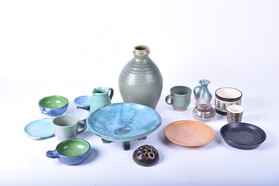 A quantity of 20th century British studio pottery wares to include various vases, bowls, mugs etc by