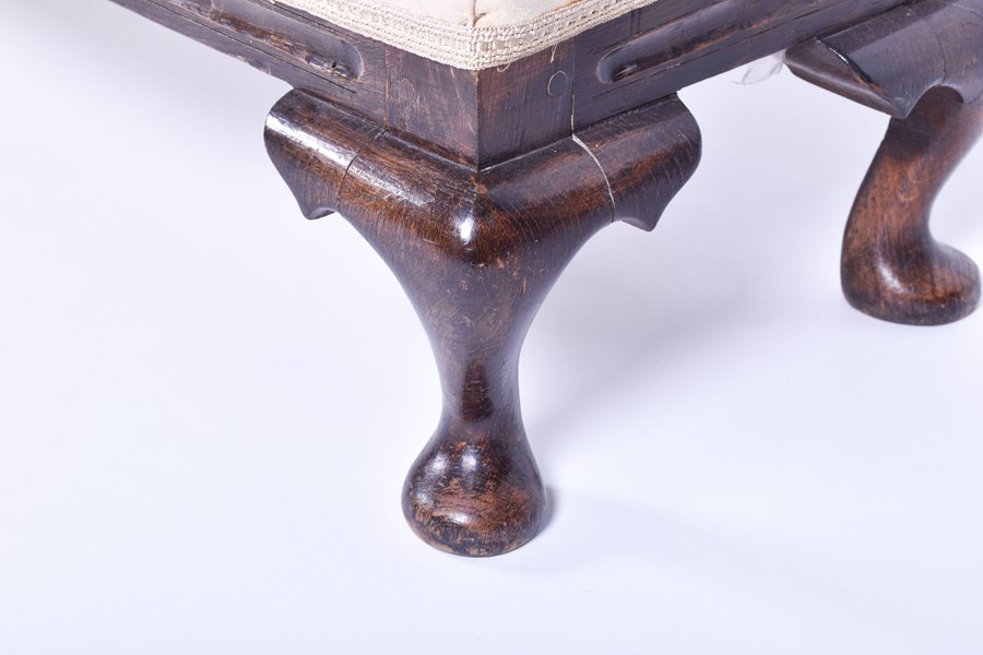 A 19th century mahogany triple foot stool with cream upholstery, on four cabriole feet, 152 cm x - Image 3 of 3