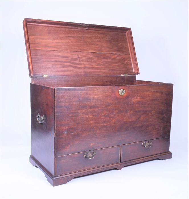 A George II oak two-drawer blanket chest with brass handles, 121 cm x 80 cm x 54 cm.CONDITION - Image 4 of 7