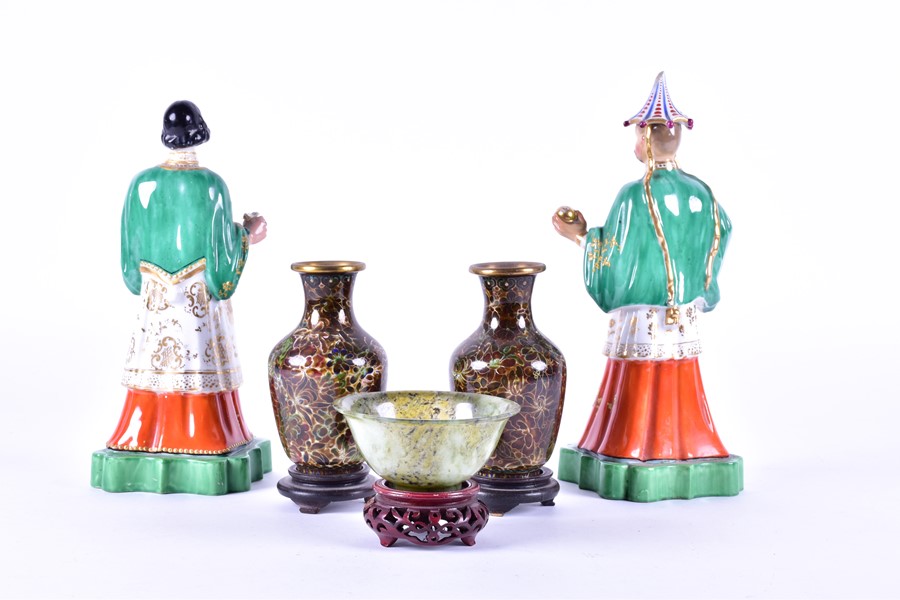 A pair of early 20th century porcelain figures of an Oriental couple hand painted with gilt - Image 7 of 9