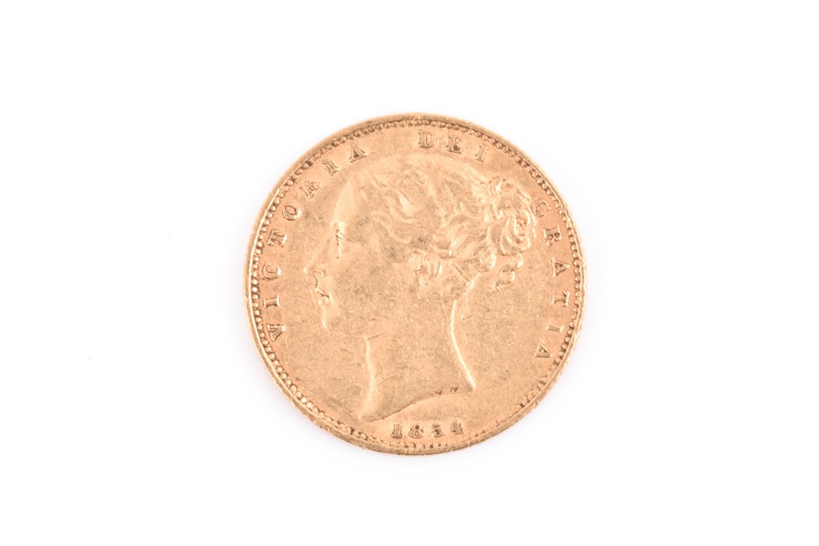 A Queen Victoria Young Head sovereign with shield back, dated 1854. - Image 2 of 2