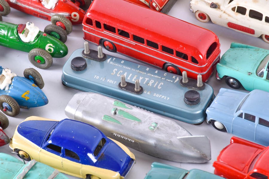 A mixed group of mid-20th century and later diecast and tinplate model vehicles to include - Image 9 of 18