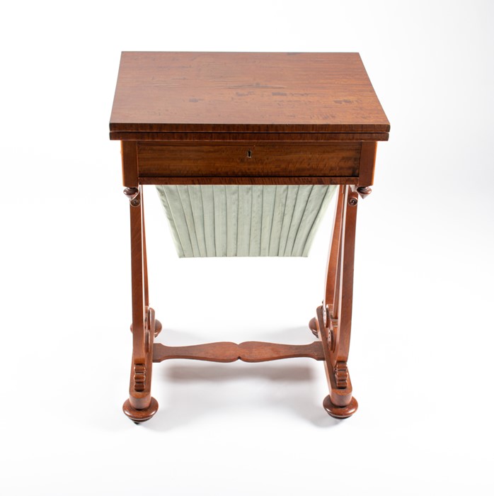 An early 20th century sewing and games table rectangular top section opens to reveal a games table - Image 2 of 14