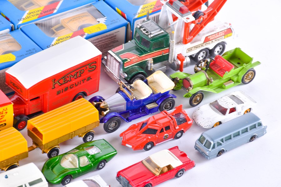 A large quantity of Matchbox diecast model vehicles some boxed, mostly loose cars, and other - Image 5 of 18
