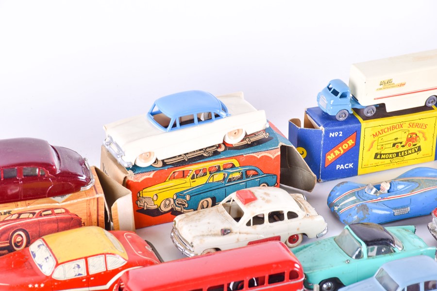 A mixed group of mid-20th century and later diecast and tinplate model vehicles to include - Image 15 of 18