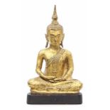 Skulptur des Buddha Amithayus.Bronze, vergoldet. Im Meditationssitz, die Hände im Dhyana-Mudra,