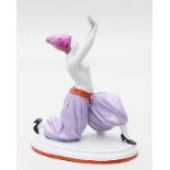Art Deco-Skulptur einer orientalischen Tänzerin.Porzellan. Bunt bemalt. Stempelmarke Galluba &