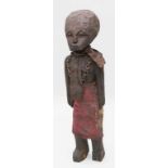Ritual- bzw. Fetischfigur, Ewe.Stehende Figur mit anliegenden Armen. Holz, geschnitzt und dunkel