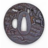 Tsuba.Eisen, durchbrochen gearbeitet in Form einer Landschaft mit Samurais, teils ziseliert und