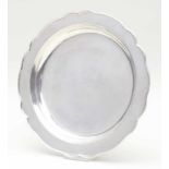 Runde Schale im Barock-Stil.900/000 Silber, 667 g. Geschweifte, mehrpassige Schale mit glattem