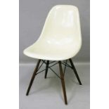 Eames, Charles und Ray (19071978 / 19121988)Sidechair "DSW". Sitzschale aus elfenbeinfarbenem