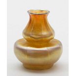Tiffany, Louis Comfort (1848 New York 1933)Vase aus so genanntem "Favrille-Glas".