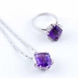 Collier und Damenring.585/000 WG, brutto 17,6 g. Je besetzt mit Amethyst im Fantasieschliff und acht