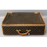 Vintage-Koffer, Louis Vuitton,aus der Linie "Monogram Canvas". Brauner Lederbesatz und -griff.