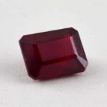 Rubin, 4,72 ct.Im Smaragdschliff. Rand 1x best. Beigegeben: International Gemological Laboratories