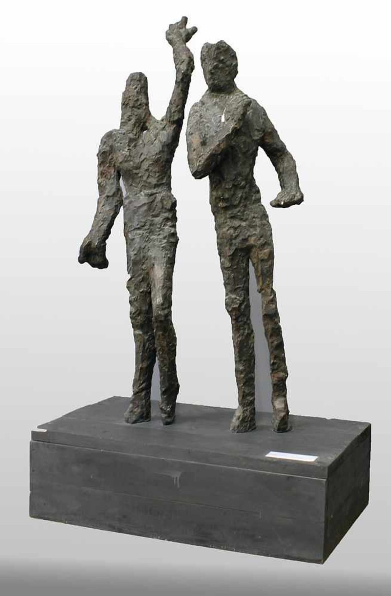 Bierkämper, Dörte (20. Jh.)Skulpturengruppe "Figaros Hochzeit", so auf einem Etikett bez. Bronze, - Bild 2 aus 2
