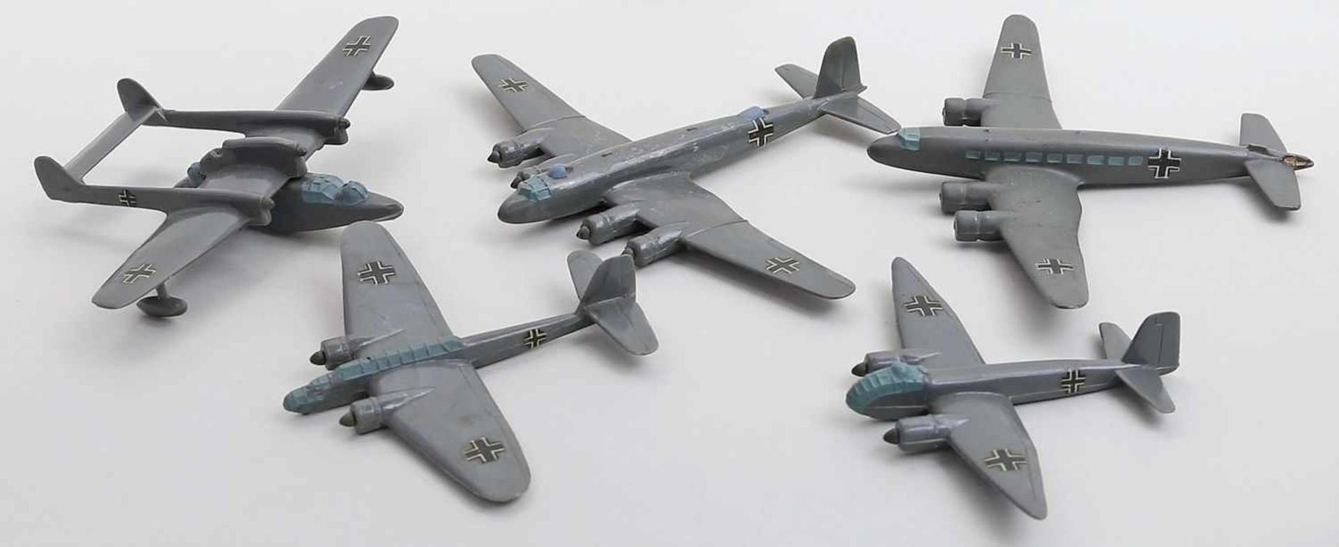 5 Flugzeuge, Wiking.Nr. FW 200C/+200/BV 138/Ju 188 und ME 115. Unvollständig. 1940er Jahre.