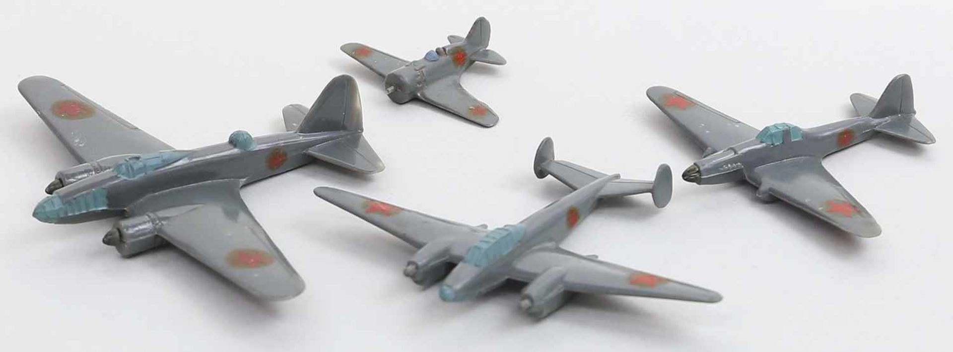 4 Flugzeuge, Wiking.Nr. R4/R5/R2 und R6. Unvollständig. 1940er Jahre.