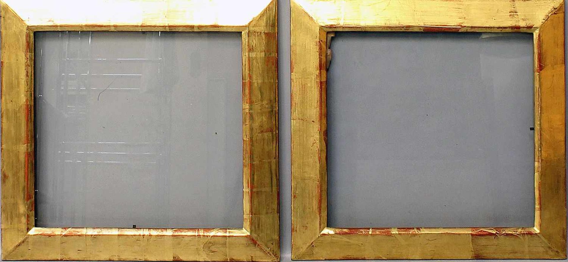 Paar moderne Rahmen (20./21. Jh.).Holz, roter Bolus und goldgefasst. Falzmaß ca. 30x 31,5 cm,