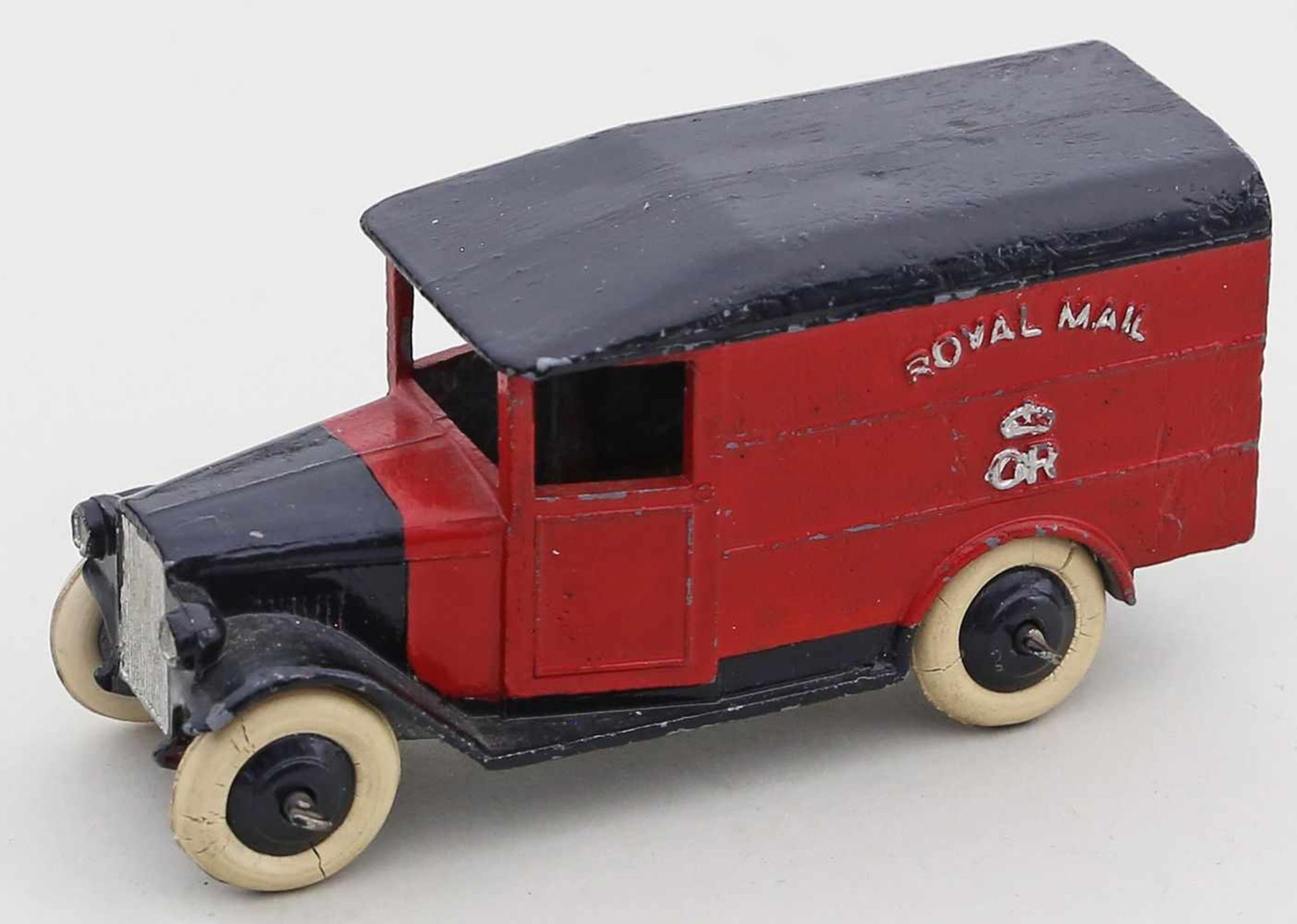 Royal Mail Van, Dinky Toys, 1:43.Guss, farbig gelackt. Frühe Version, ab 1938. Bespielt.