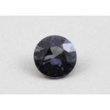 Blau-violetter Spinell, 1,04 ct.Rund facettiert. Beigegeben: Gemological Consultancy Report