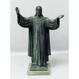 Smout, C. A. (Holland, um 1930)Stehender Christus. Bronze mit Alterspatina (Garten- oder Grabplastik