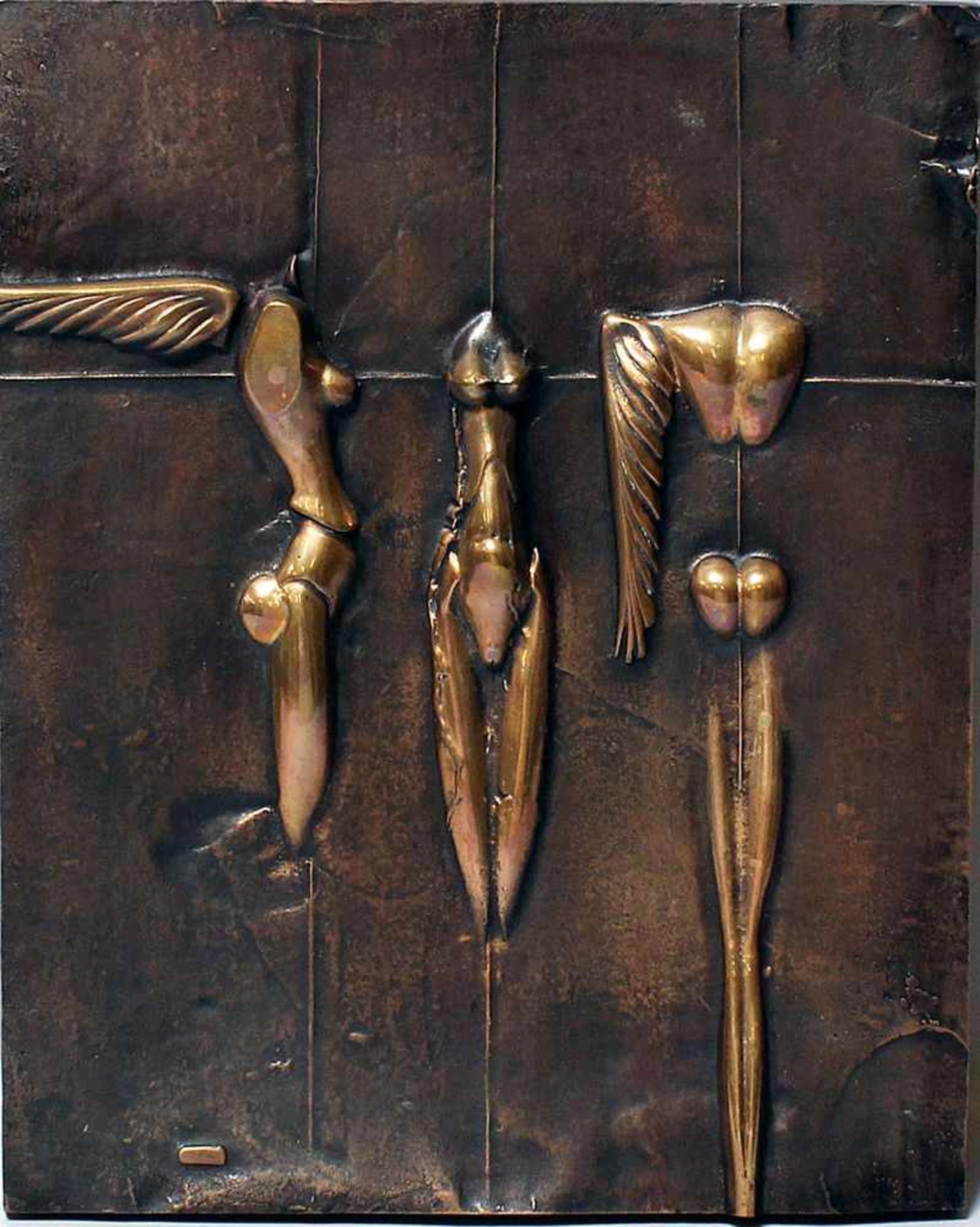 Wunderlich, Paul (1927 Eberswalde - St.-Pierre-de-Vassols 2010)"Nike", 1977. Bronzerelief, gold-