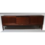 Klein, Henry Walter (1919-1987)Sideboard "8301". Teakholz, dunkel gebeizt, mittig vier