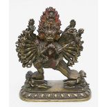 Skulptur des "Vajrabhairava".Bronze mit teils beriebener, ikonographischer Bemalung. Stierköpfige