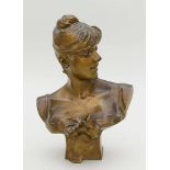 van der Straeten, Georges (1856 - 1929)Büste einer jungen Frau. Gold-braun patinierte Bronze (Patina