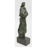 Monogrammist "CHO" (um 1992)Frau mit Kopftuch. Bronze, grünlich patiniert. Li. u. monog. "CHO" und