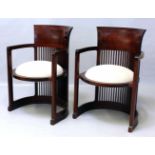 Wright, Frank Lloyd (1867 Wisconsin - Phoenix 1959)Paar Armlehnstühle "Barrel Chairs". Hölzernes