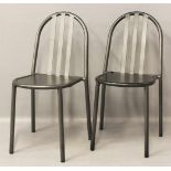 Mallet-Stevens, Robert (1886 Paris 1945)Paar Stühle "La petite chaise noir". Metall, silber-