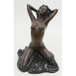 Moderner Künstler (20. Jh.)Mädchenakt. Dunkelgrün patinierte Bronze. H. 34 cm.