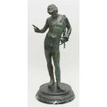 Unbekannter Künstler nach der Antike.Stehender Narziss (Akt) oder Dionysos. Grün patinierte Bronze