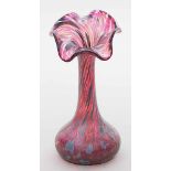 Jugendstil-Solifleur-Vase.Glas mit roséfarbenen und silbernen Kröselaufschmelzungen. Stand mit