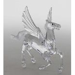 Pegasus.Teils matt geätztes, farbloses, geschliffenes Kristall. Nr. 3 aus der Serie "Fabeltiere",