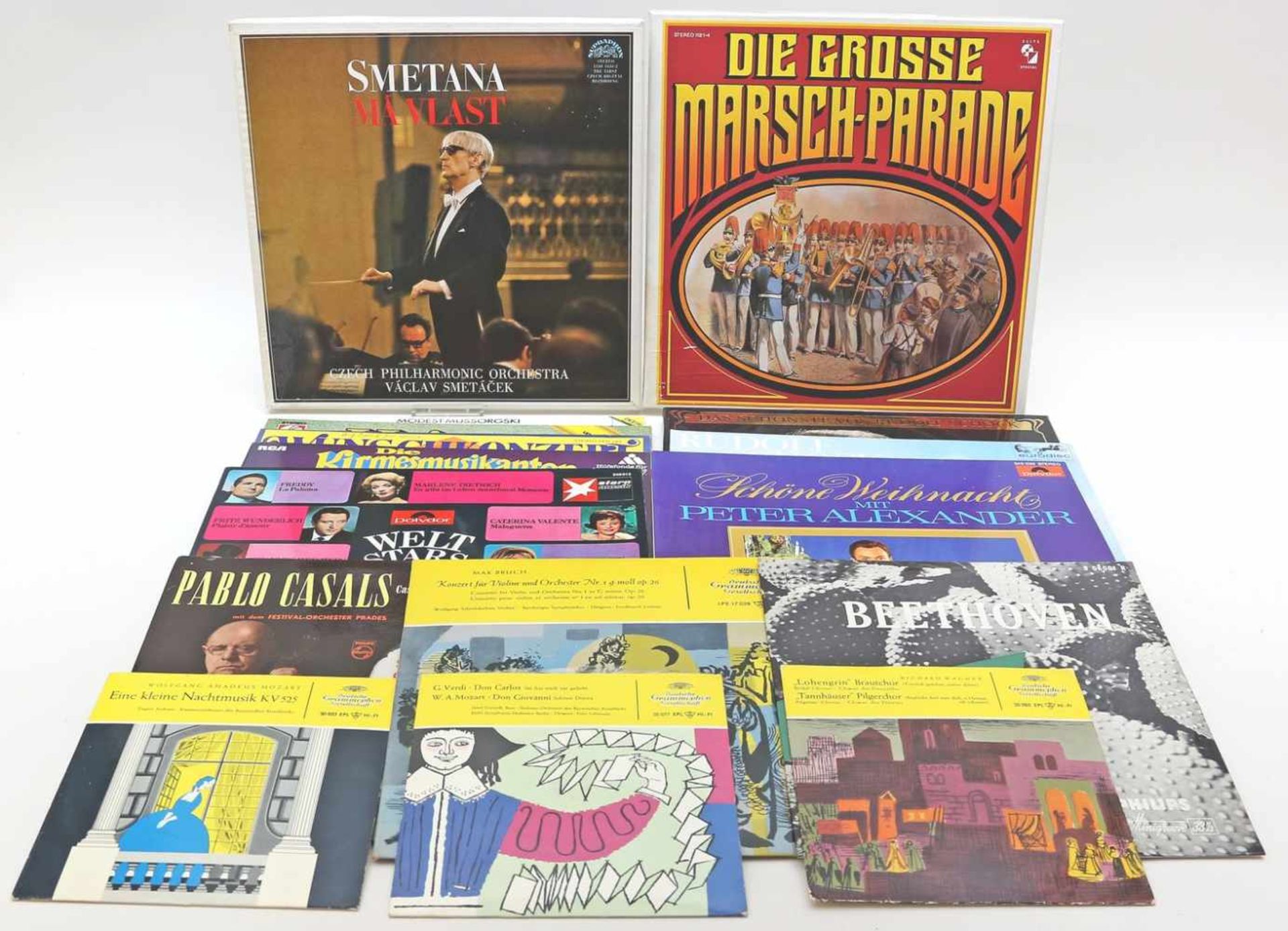 Konvolut Langspielplatten und 3 Singles, Vinyl.Überwiegend Schlager und Klassik.