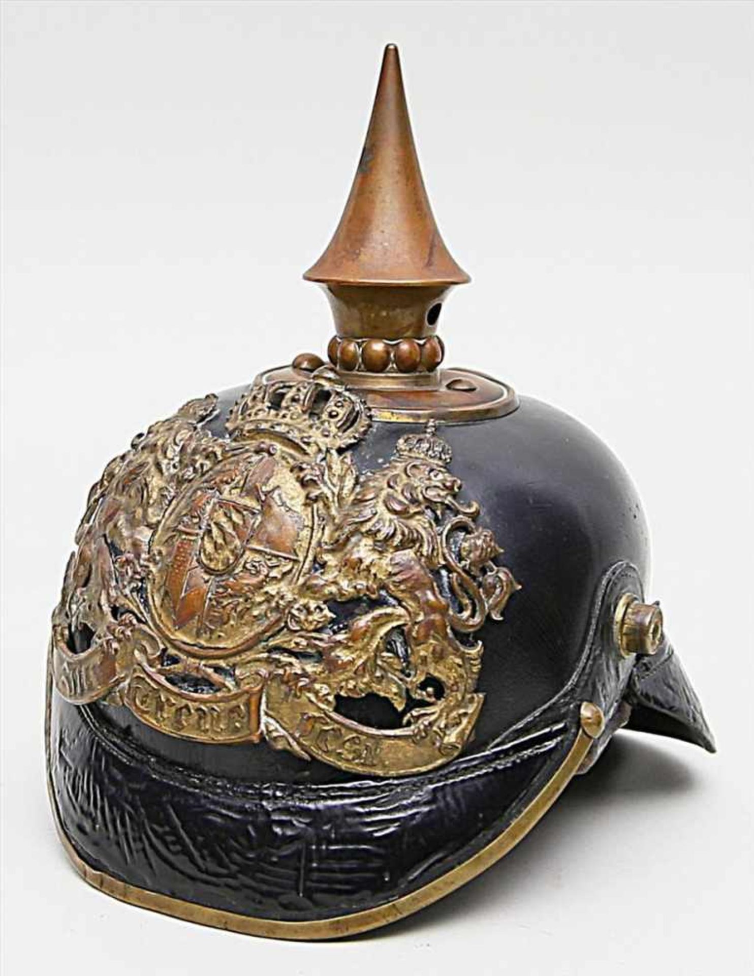 Pickelhaube Infanterie Bayern, 1. WK.Unvollständige Helmglocke mit bayrischem Wappen "In Treue