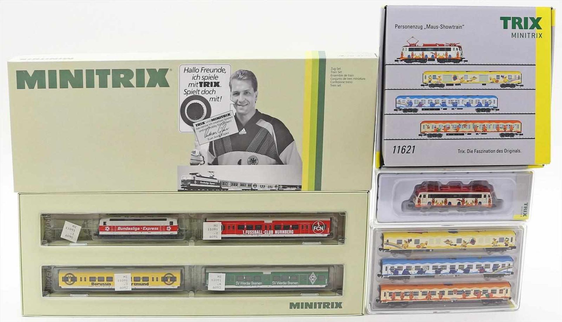 2 Zugpackungen, Minitrix Spur N."Maus Showtrain", Art.-Nr. 11621 und "Bundesliga Express Zug-Set",