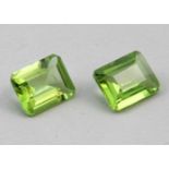 Paar Periodote, zus. 4,15 ct.Achteckig facettiert. Rand äußerst min. best.- - -19.33 % buyer's