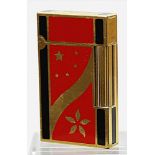 Limitiertes Feuerzeug, "Hong Kong 1997", Dupont.Vergoldet, mit rotem und schwarzem Chinalack (