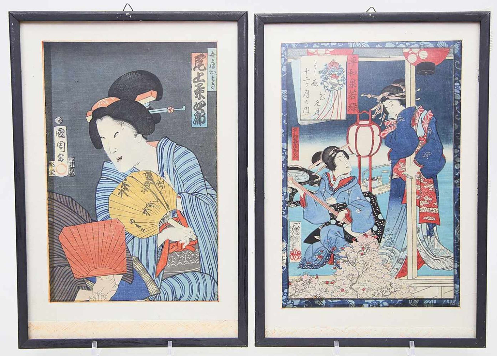Zwei japanische Farbholzschnitte (19. Jh.)Darstellungen von Geishas, einmal in Interieur.