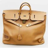 Birkin Bag 55, Hermès.Braune Weekender-Ledertasche mit klassischer Birkin-Schließe. Zwei kurze