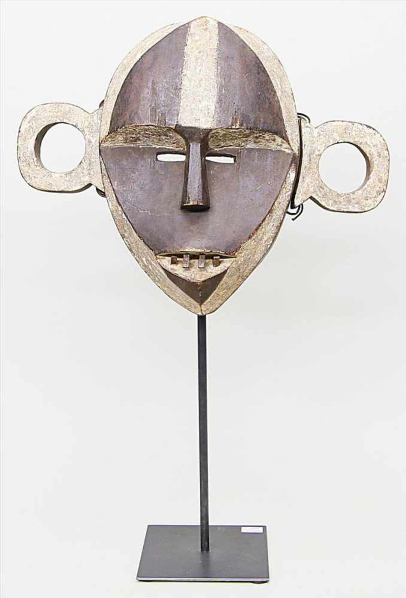 Pongdudu-Maske, Boa Uele.Holz, teils weiß gefasst, eingesetzte Ohren. Altersspuren, l. best. Boa