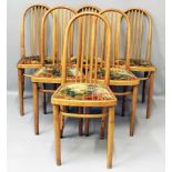 Hoffmann, Josef (1870 Pirnitz - Wien 1956), wohlSechs Stühle aus Bugholz, Sitzfläche mit