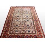 Isfahan, ca. 326x 212 cm.EHZ 3, reinigungsbedürftig.- - -19.33 % buyer's premium on the hammer