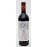 Flasche Rotwein "Chateau Mouton Rothschild 2002".Künsterletikett Ilya Kabakov. Flasche wurde gut