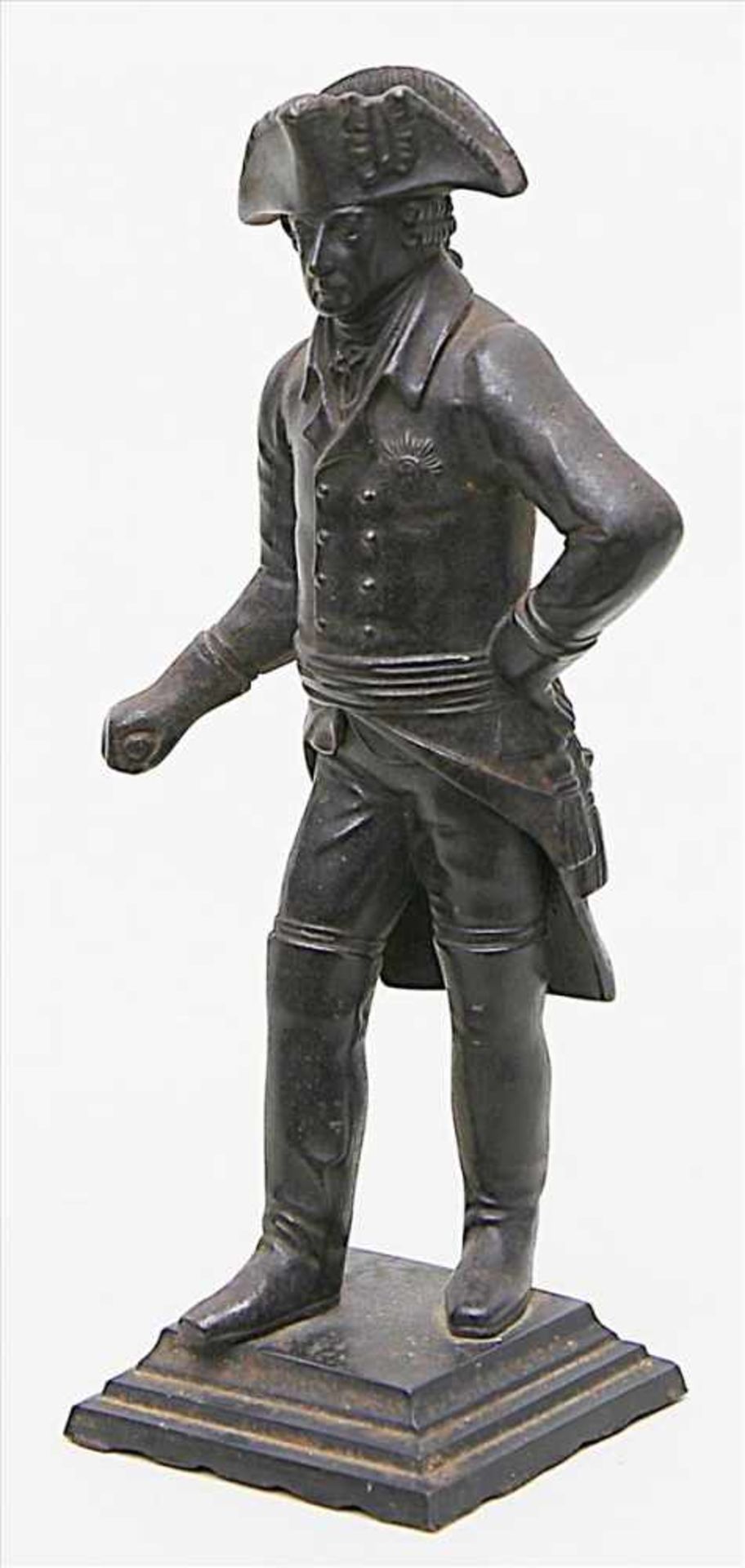 Statuette "König Friedrich II. von Preußen".Geschwärzter Eisenguss. Wohl nach einem Modell von A.