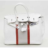 Limitierte Birkin Bag, Hermès.Gris Perle Edition. Weißes Clémence-Leder mit Sanguine-Echse.